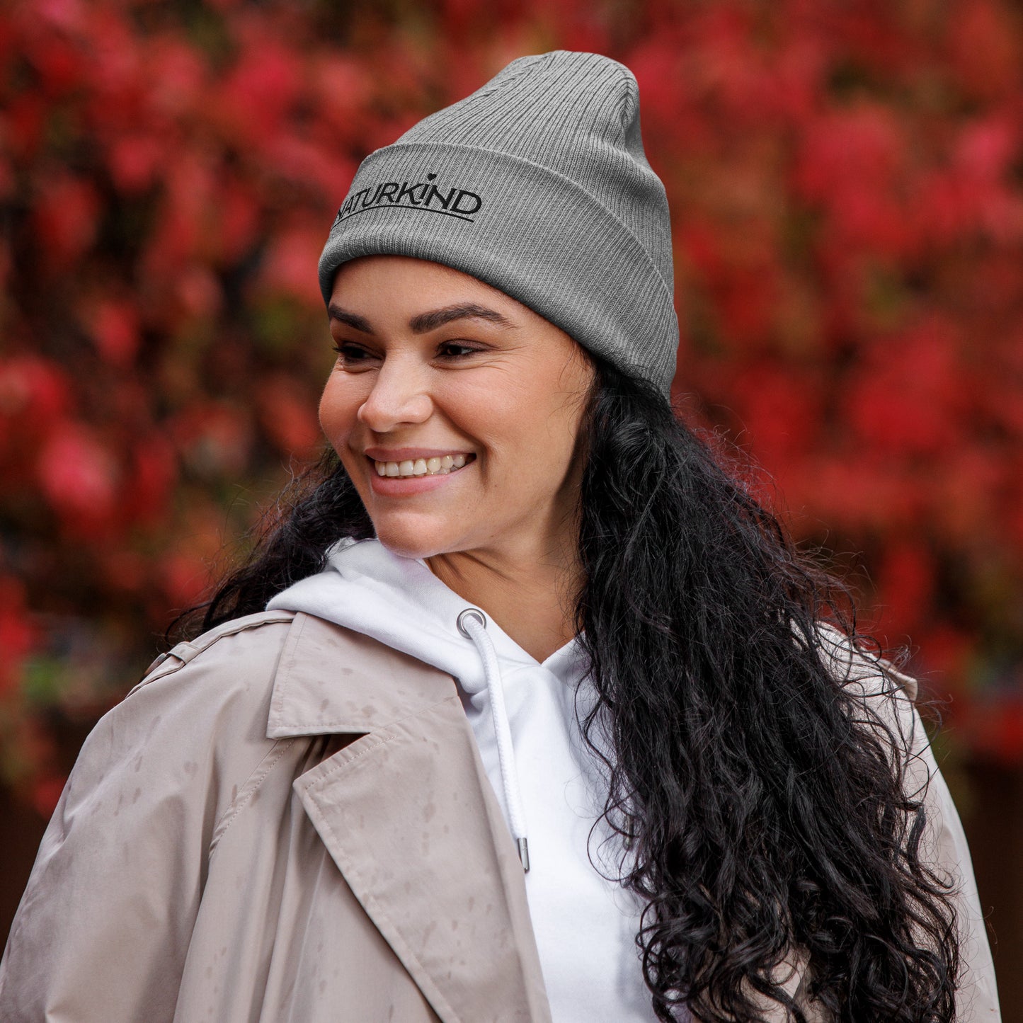 NATURKIND Bio-Beanie/Mütze mit schwarzer Stickerei