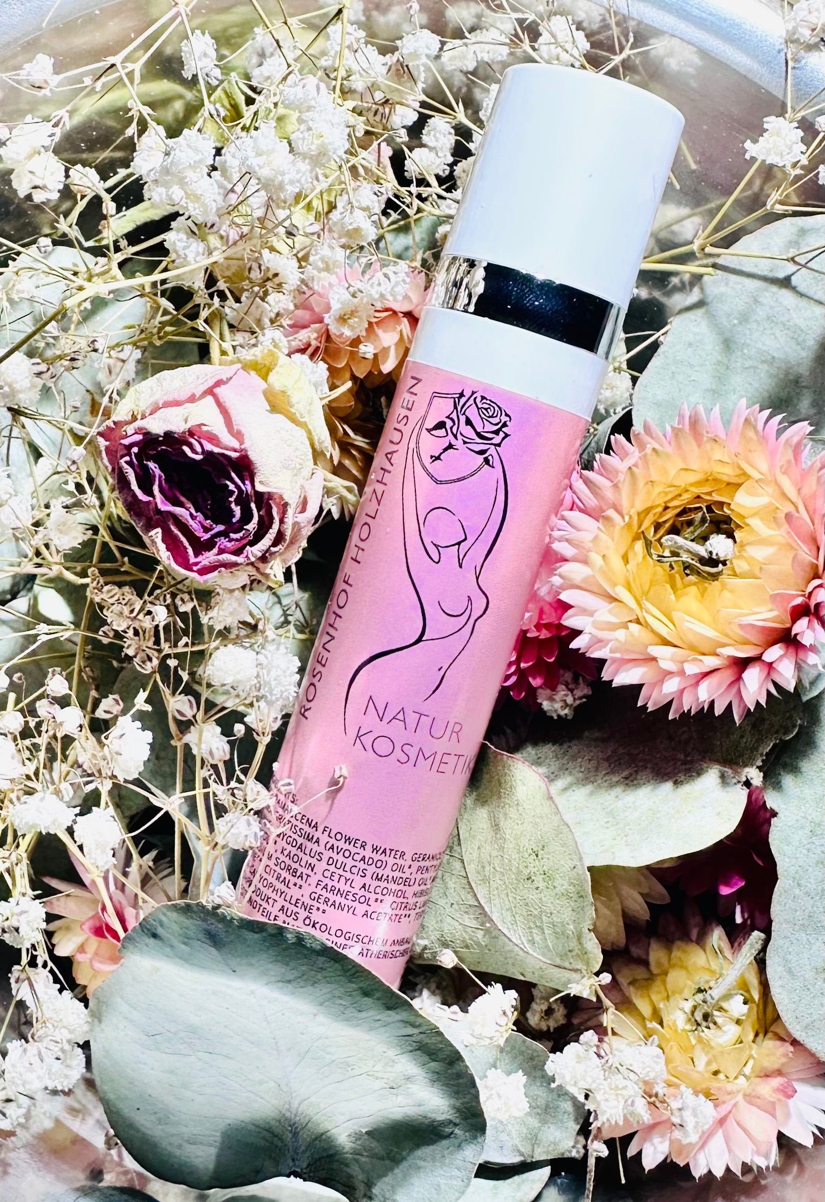 Rosenschönes Tagesfluid mit Rosenwasser