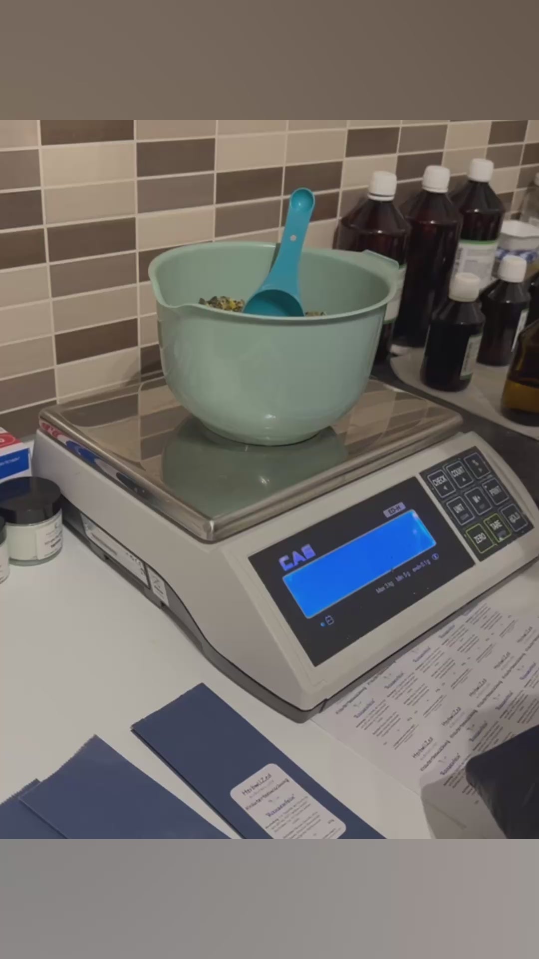 Charger la vidéo : Herbalized Kräutertee Produktion